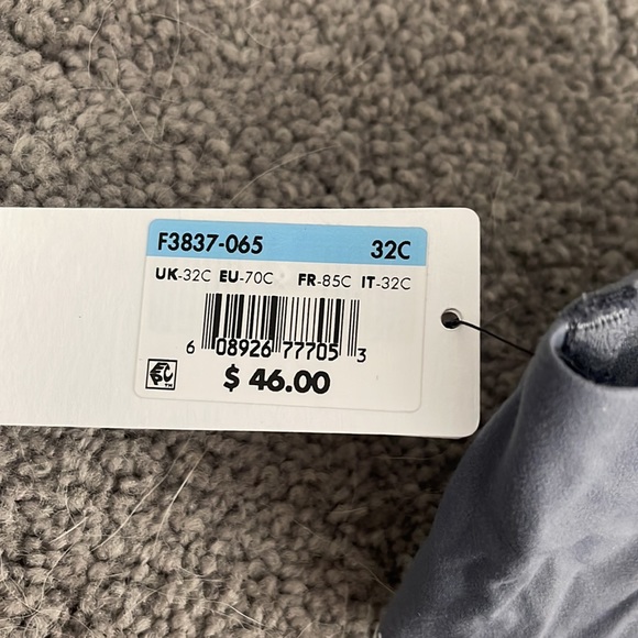 Calvin Klein Lightly Lined Full Coverage Bra - Picture 3 of 4